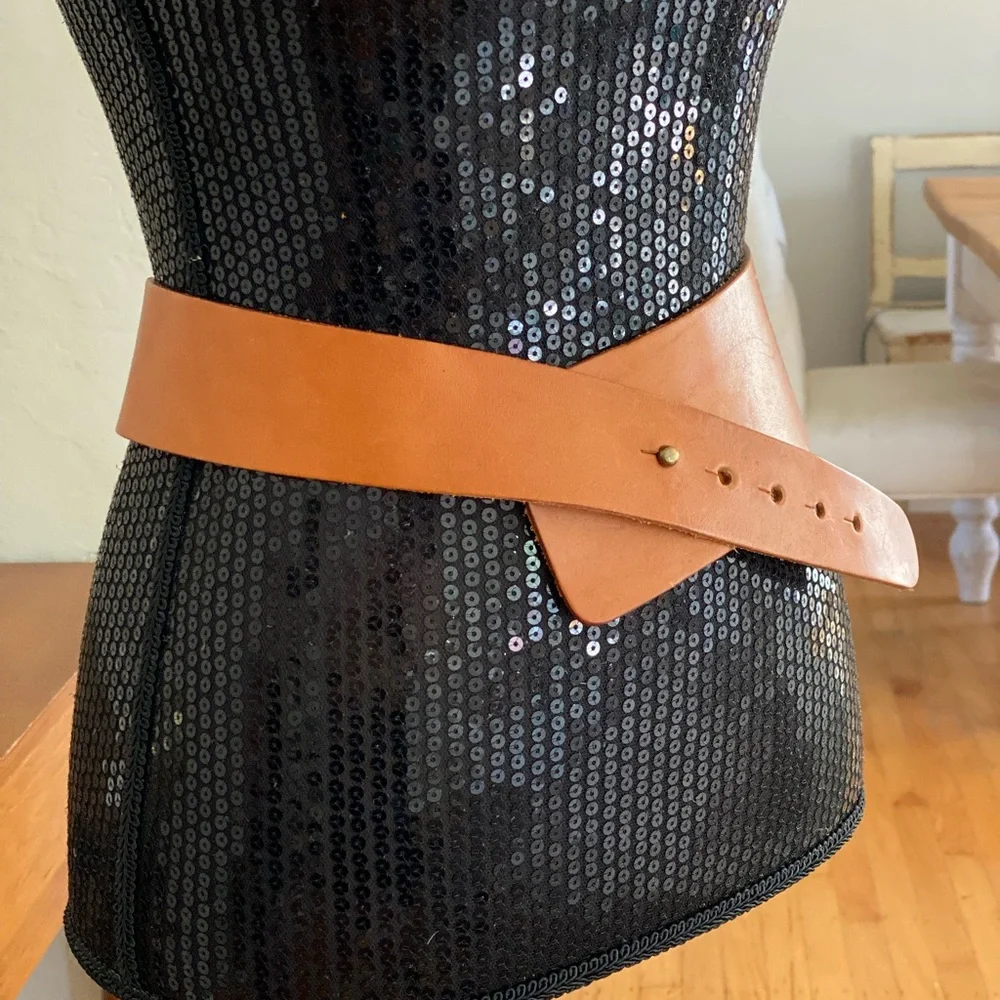 1980’s BANANA REPUBLIC BROWN LEATHER BELT MADE IN ENGLAND - Picture 5 of 14